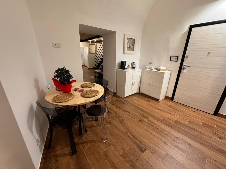 Domus Miraculi: Casa Storica Nel Cuore Di Napoli Bagian luar foto