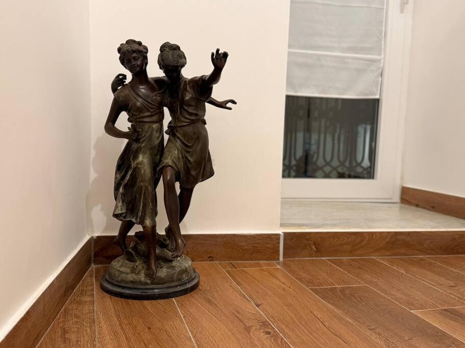 Domus Miraculi: Casa Storica Nel Cuore Di Napoli Bagian luar foto